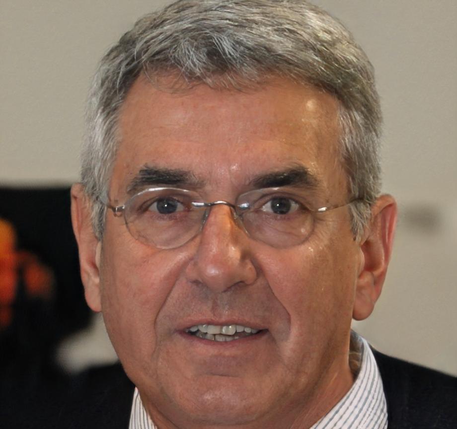 Retrato profesional de Nicolás Bermúdez